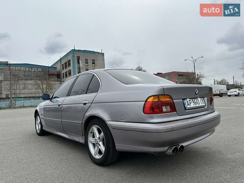Седан BMW 5 Series 2001 в Запоріжжі