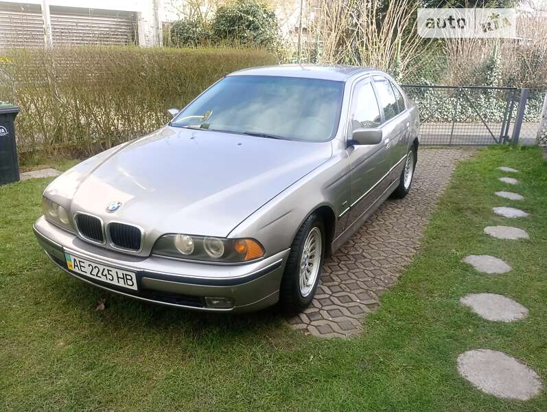 Седан BMW 5 Series 1997 в Дніпрі