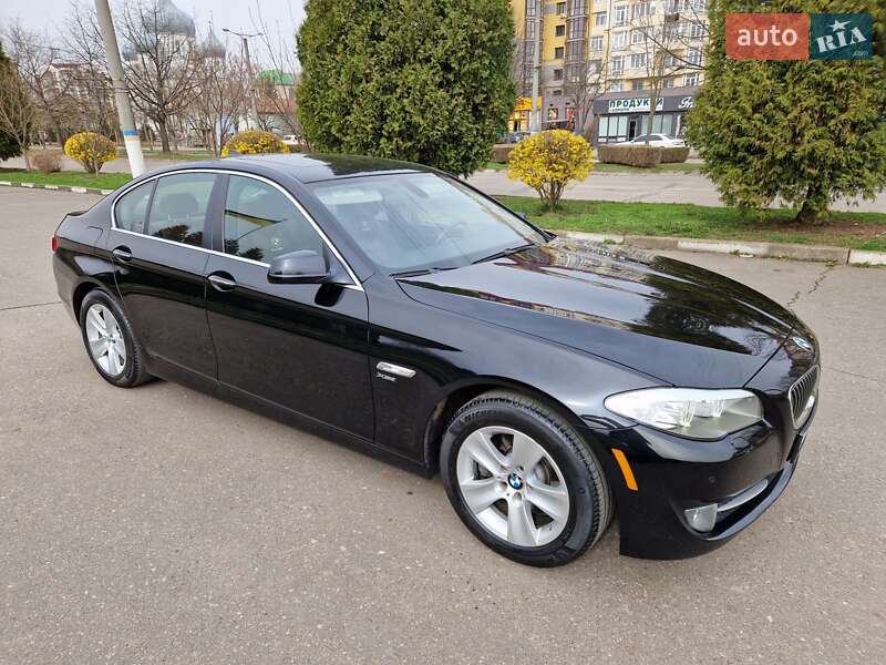 Седан BMW 5 Series 2011 в 