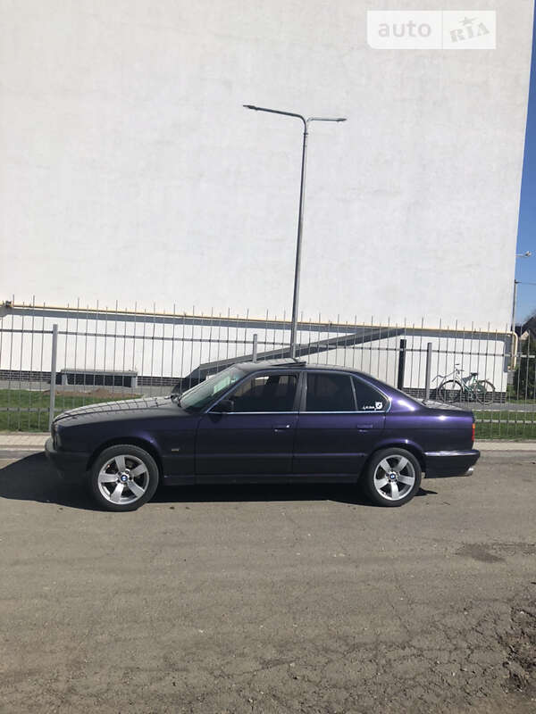 Седан BMW 5 Series 1995 в Броварах