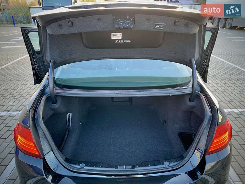 Седан BMW 5 Series 2014 в Нововолынске