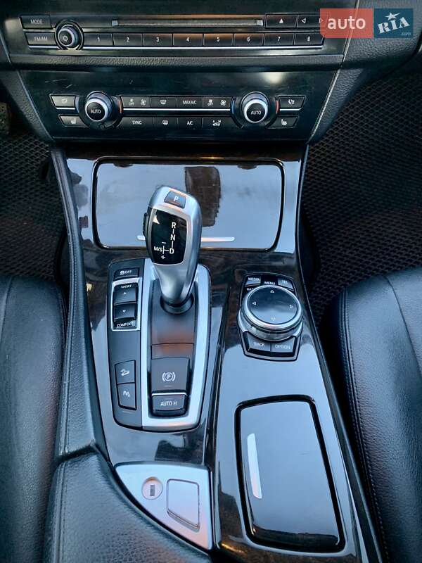 Седан BMW 5 Series 2014 в Нововолынске