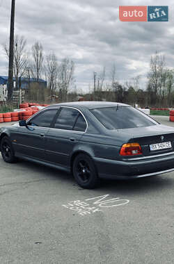 Седан BMW 5 Series 2001 в Киеве