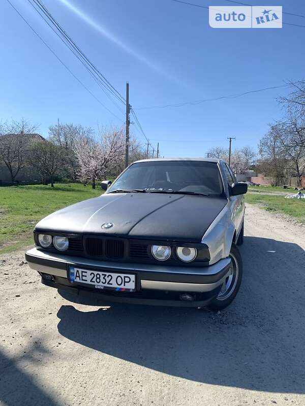 Седан BMW 5 Series 1988 в Кропивницком