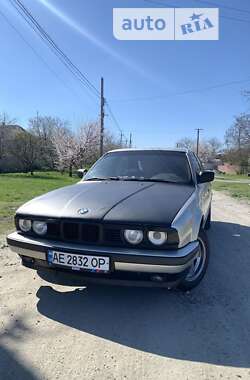 Седан BMW 5 Series 1988 в Кропивницькому