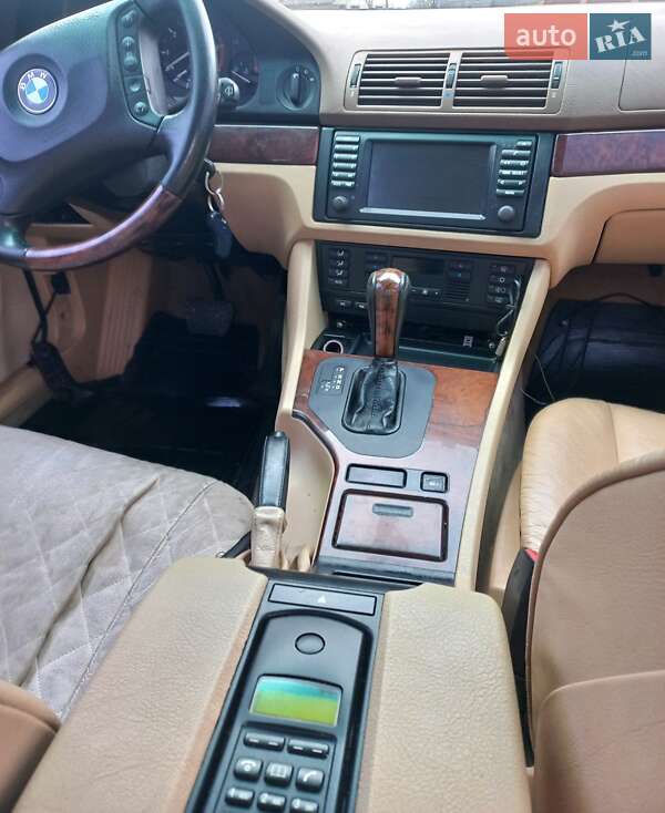 Седан BMW 5 Series 2002 в Рокитном