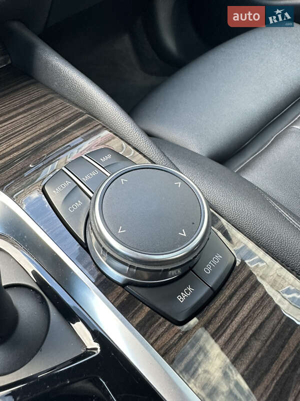 Седан BMW 5 Series 2017 в Луцке