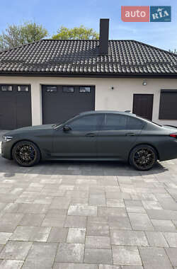 Седан BMW 5 Series 2017 в Ровно