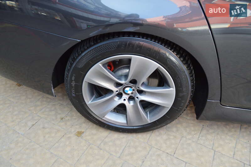 Седан BMW 5 Series 2011 в Львове