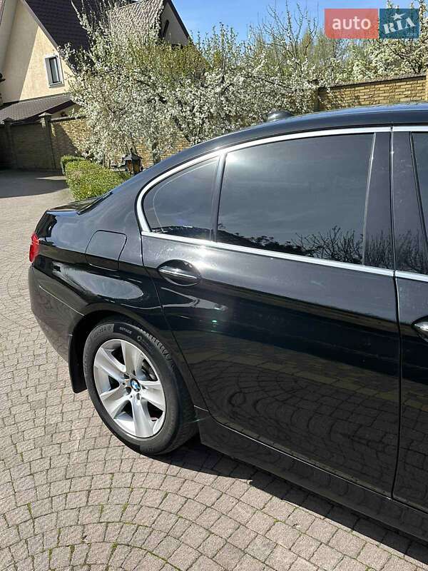 Седан BMW 5 Series 2013 в Луцке