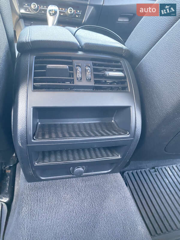 Седан BMW 5 Series 2012 в Мукачево