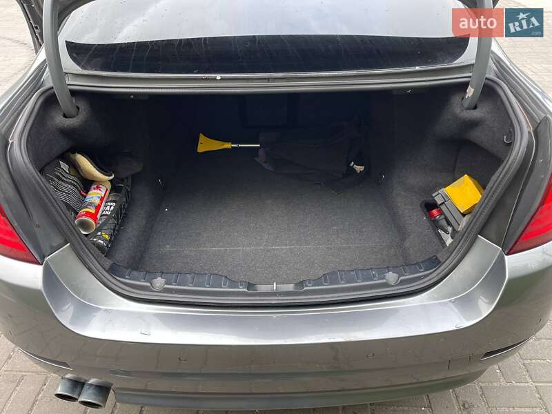 Седан BMW 5 Series 2011 в Тернополі