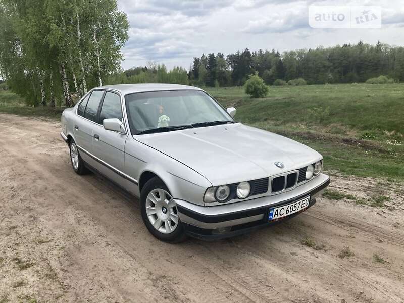Седан BMW 5 Series 1991 в Маневичах