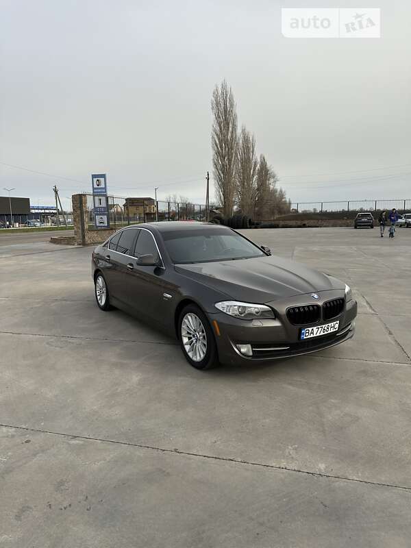 Седан BMW 5 Series 2011 в Первомайске
