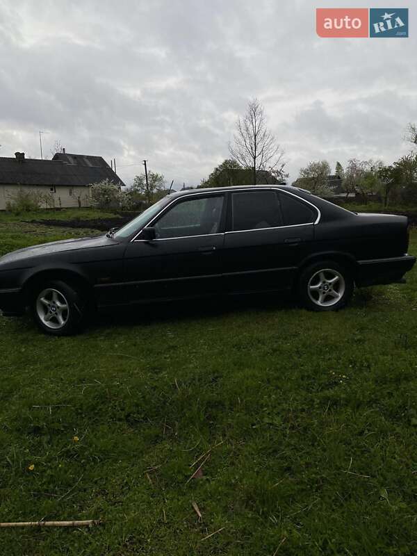 Седан BMW 5 Series 1991 в Сарнах