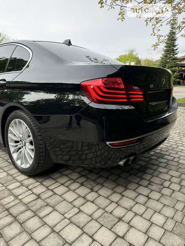 Седан BMW 5 Series 2013 в Львове