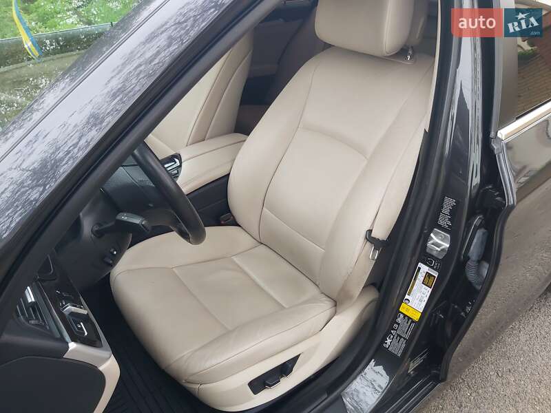 Седан BMW 5 Series 2012 в Черкасах