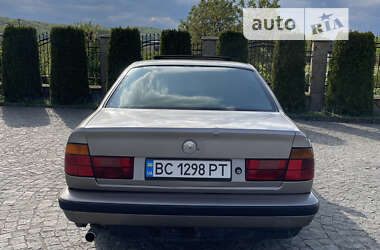 Седан BMW 5 Series 1989 в Жовкве
