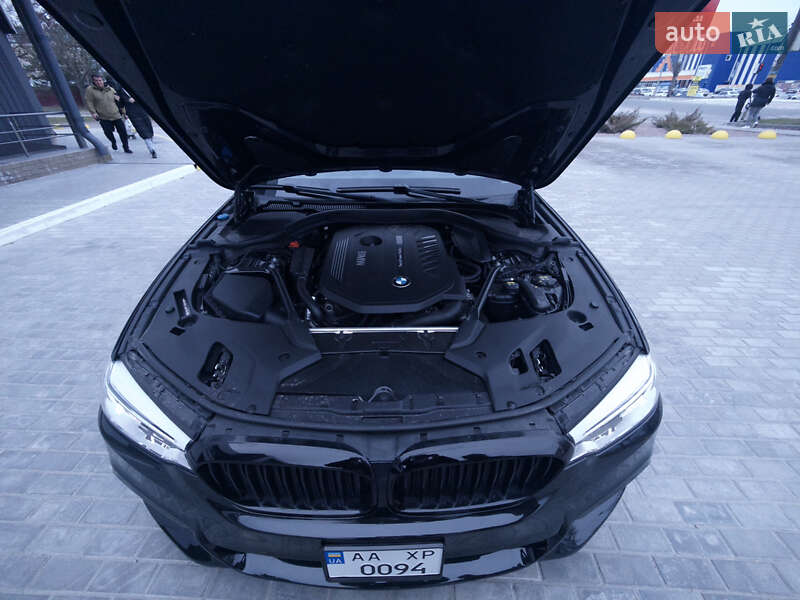 Седан BMW 5 Series 2017 в Кам'янському