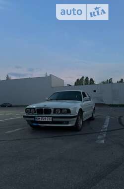 Седан BMW 5 Series 1989 в Полтаві