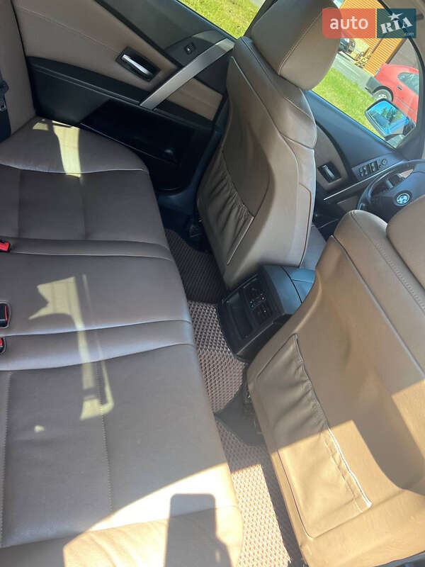 Седан BMW 5 Series 2004 в Одессе