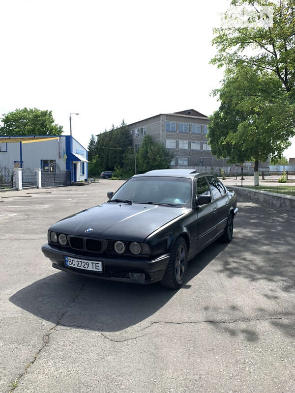 Седан BMW 5 Series 1991 в Сарнах