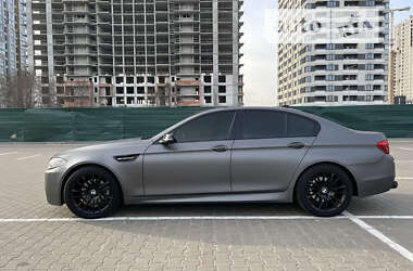 Седан BMW 5 Series 2014 в Глухове