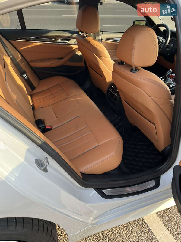 Седан BMW 5 Series 2017 в Черкасах