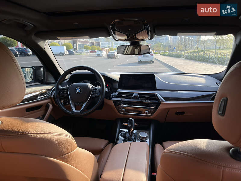 Седан BMW 5 Series 2017 в Черкасах