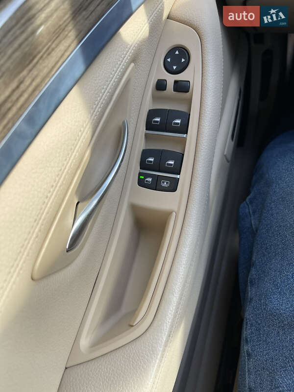 Седан BMW 5 Series 2013 в Дніпрі