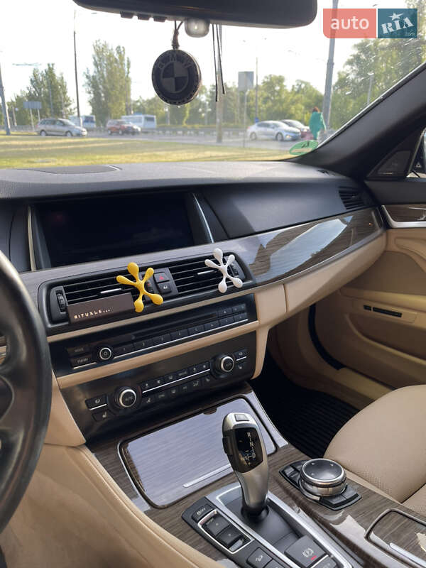 Седан BMW 5 Series 2013 в Дніпрі