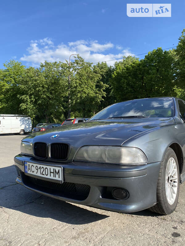 Седан BMW 5 Series 2000 в Луцке