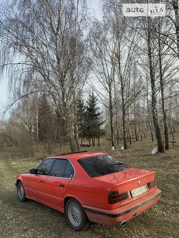 Седан BMW 5 Series 1991 в Пирятине