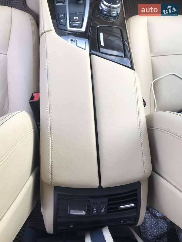 Седан BMW 5 Series 2013 в Кременчуге