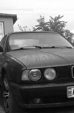 Седан BMW 5 Series 1989 в Харкові