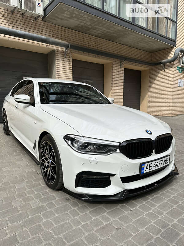 Седан BMW 5 Series 2017 в Дніпрі