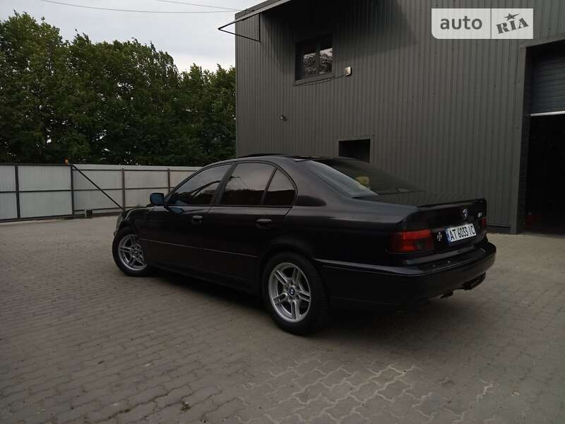 Седан BMW 5 Series 2000 в Калуше