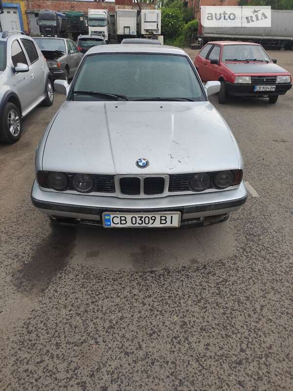 Седан BMW 5 Series 1990 в Чернигове