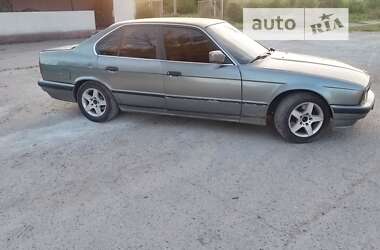 Седан BMW 5 Series 1990 в Запорожье