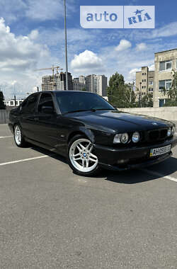 Седан BMW 5 Series 1995 в Киеве