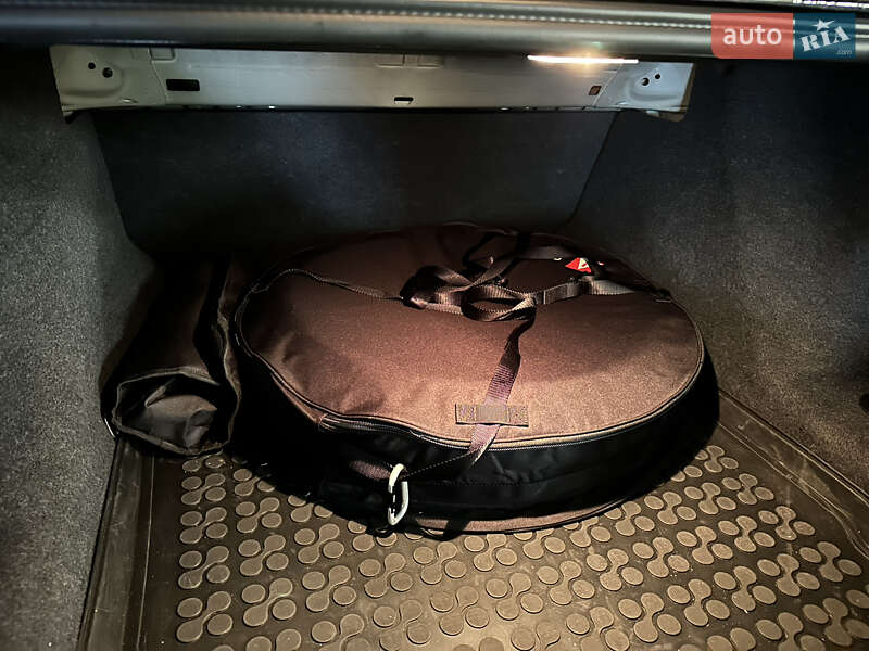 Седан BMW 5 Series 2015 в Запоріжжі