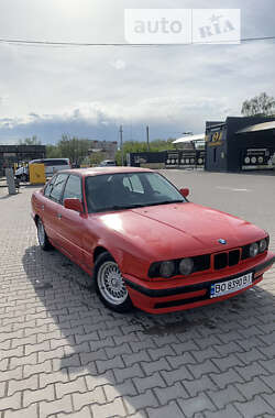 Седан BMW 5 Series 1991 в Чернівцях