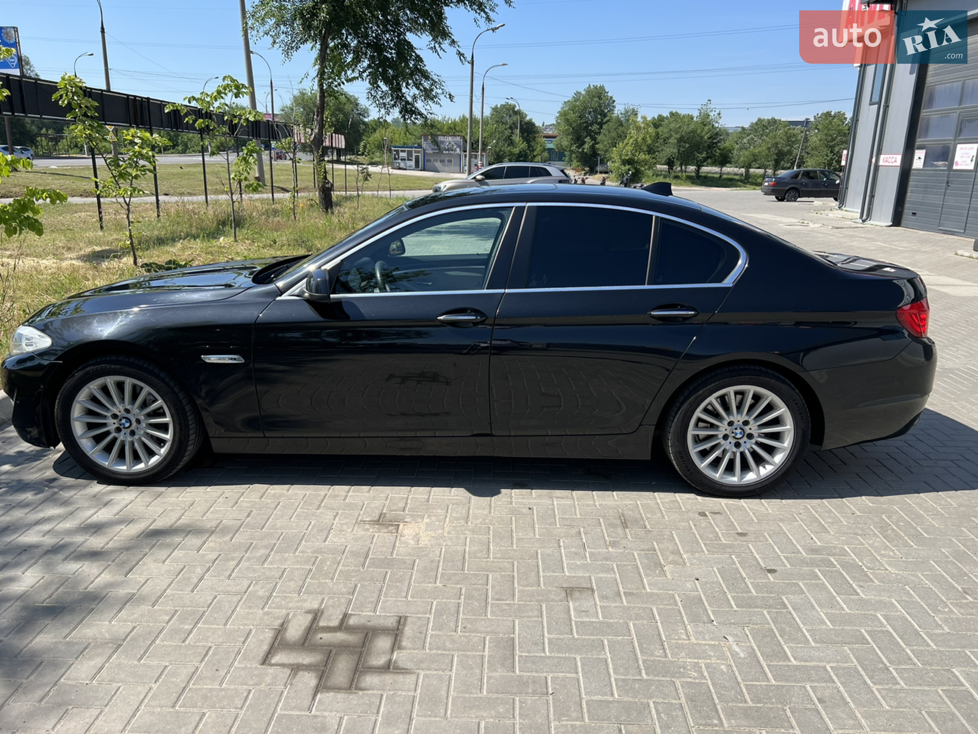 2012 BMW 5er - мініатюра 2