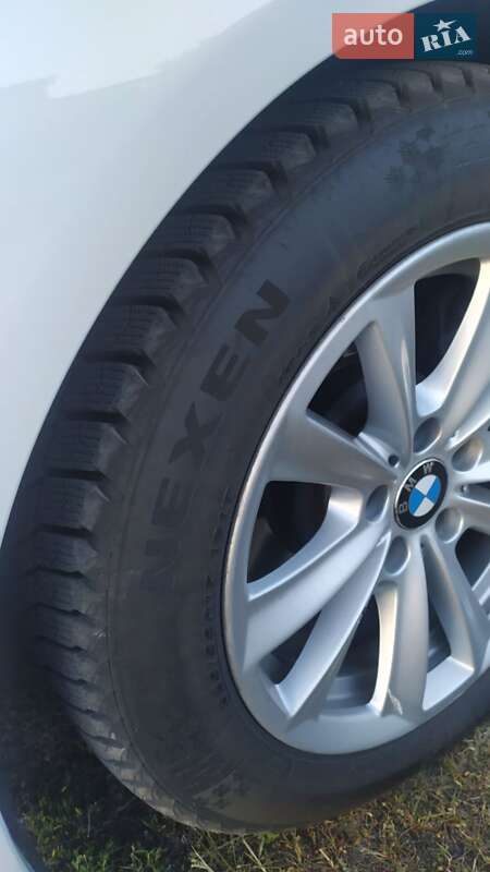Седан BMW 5 Series 2015 в Ромнах