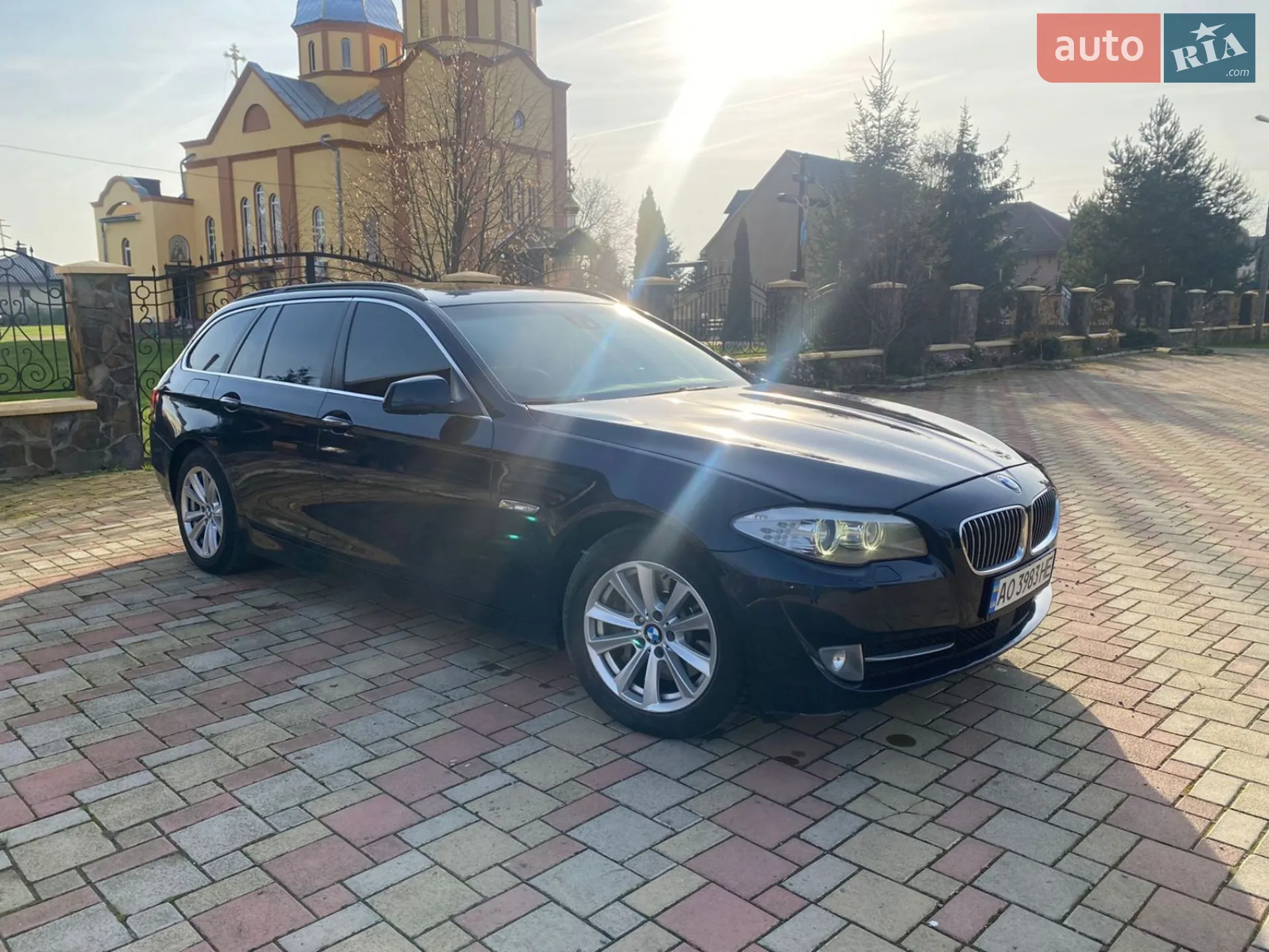2011 BMW 5er - мініатюра 2