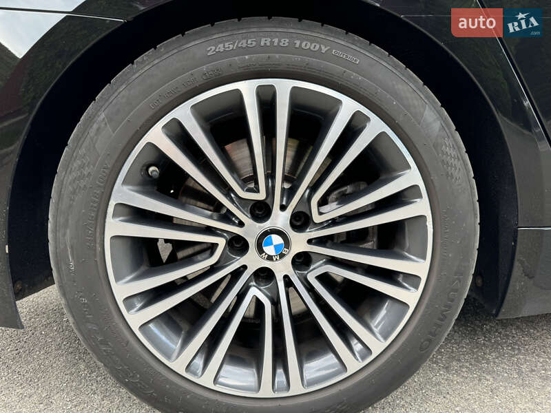 Седан BMW 5 Series 2018 в Дрогобичі