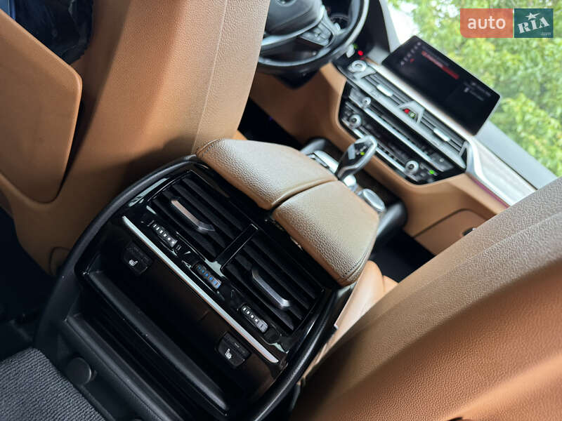 Седан BMW 5 Series 2018 в Дрогобичі