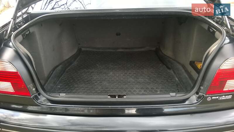 Седан BMW 5 Series 2002 в Херсоне