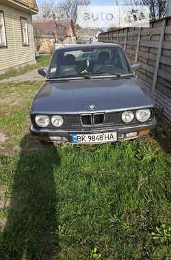 Седан BMW 5 Series 1982 в Кореці