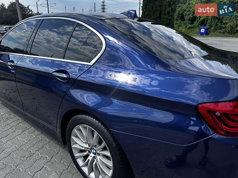 Седан BMW 5 Series 2015 в Львові